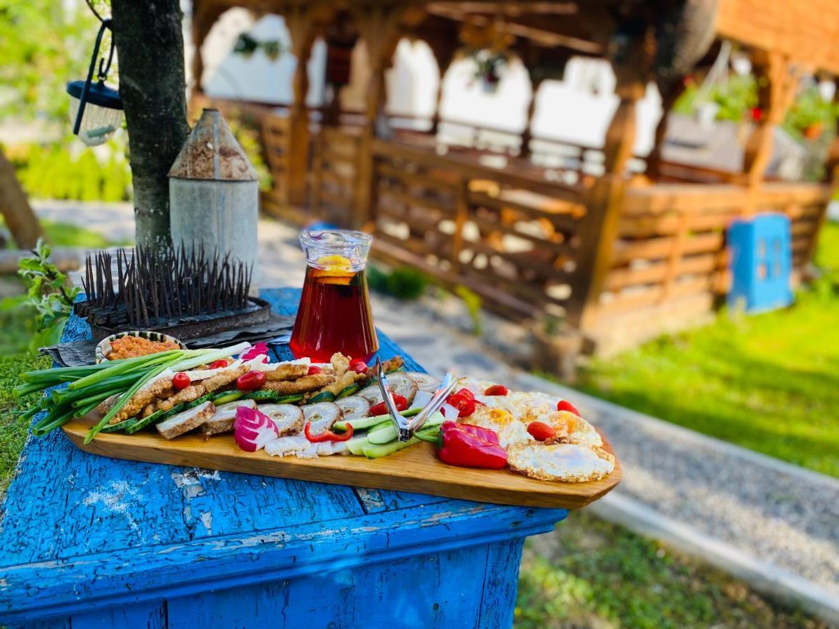 Appartamento Casa Mariuca Văleni Esterno foto